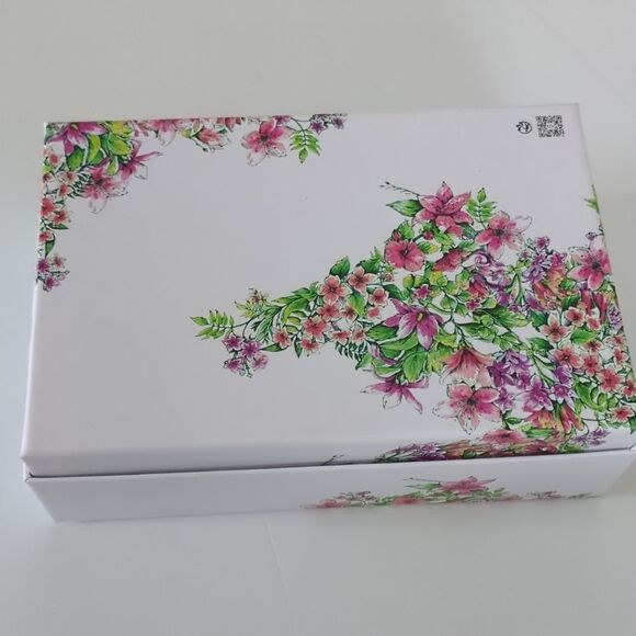 Dior Keepsake Gift Box 2024 Floral with Tissue Paper Envelope NEW - Picture 4 of 9